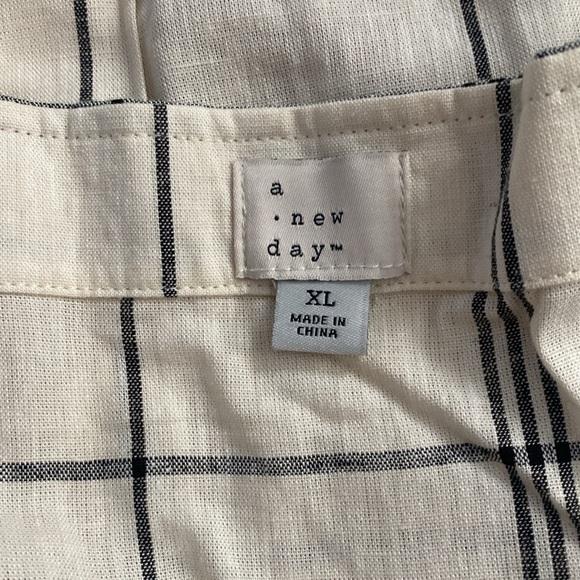 a new day cropped window pane linen blend top - Picture 8 of 8